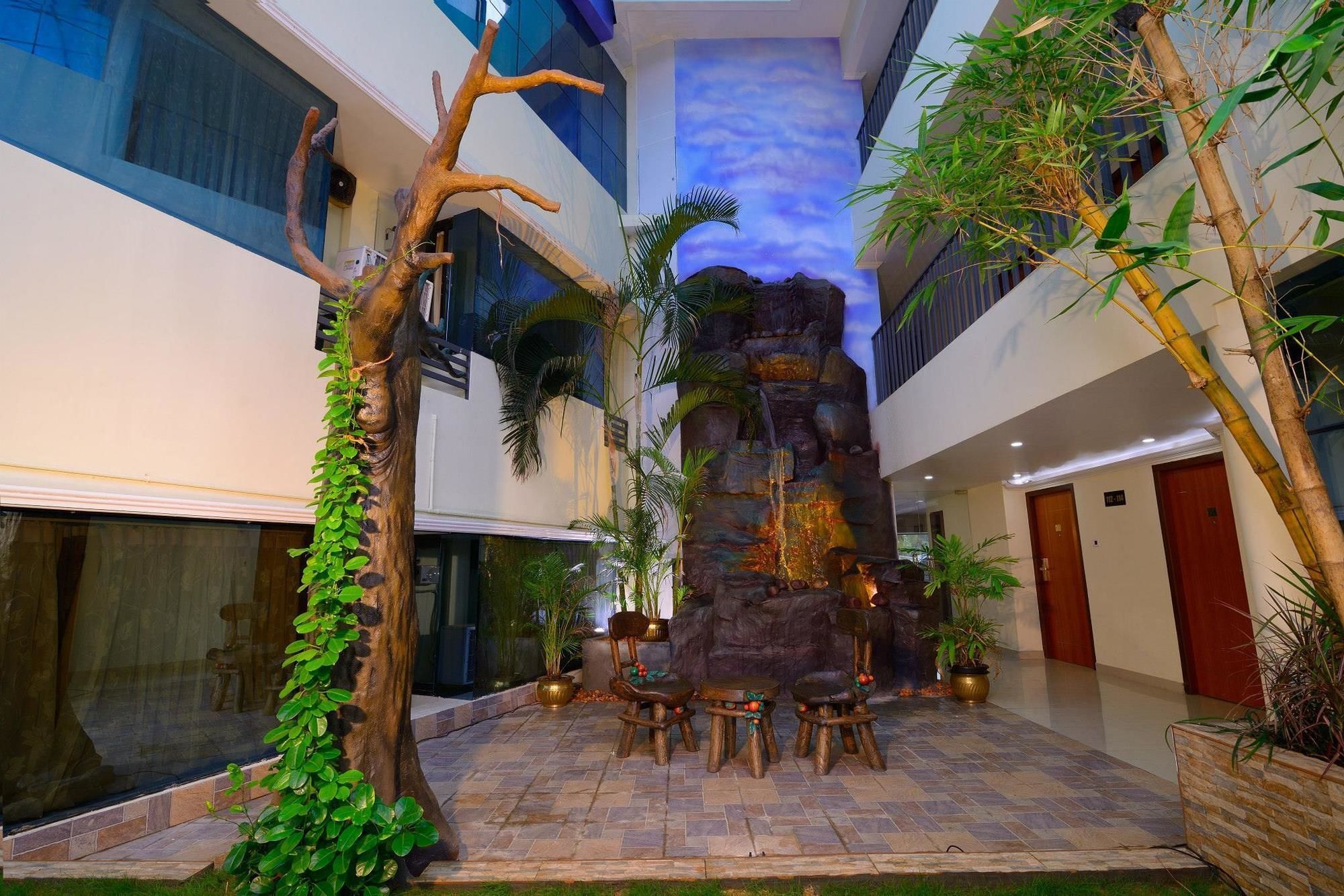Hotel Sps Kings Way Thiruvananthapuram Exterior foto